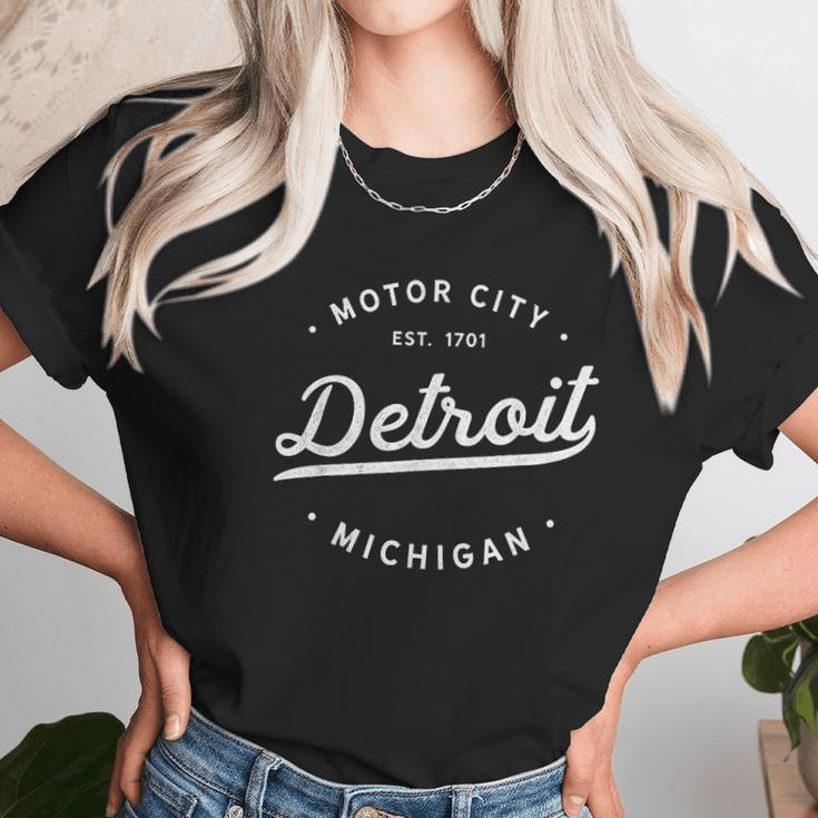 - Classic Retro Vintage Detroit Michigan Motor City Unisex T-Shirt Gifts for Her