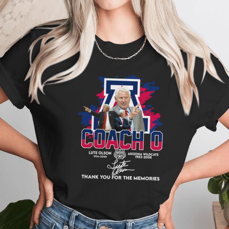 Coach O Lute Olson 1934 2020 Arizona Wildcats 1983 2008 Signature Unisex T-Shirt Gifts for Her