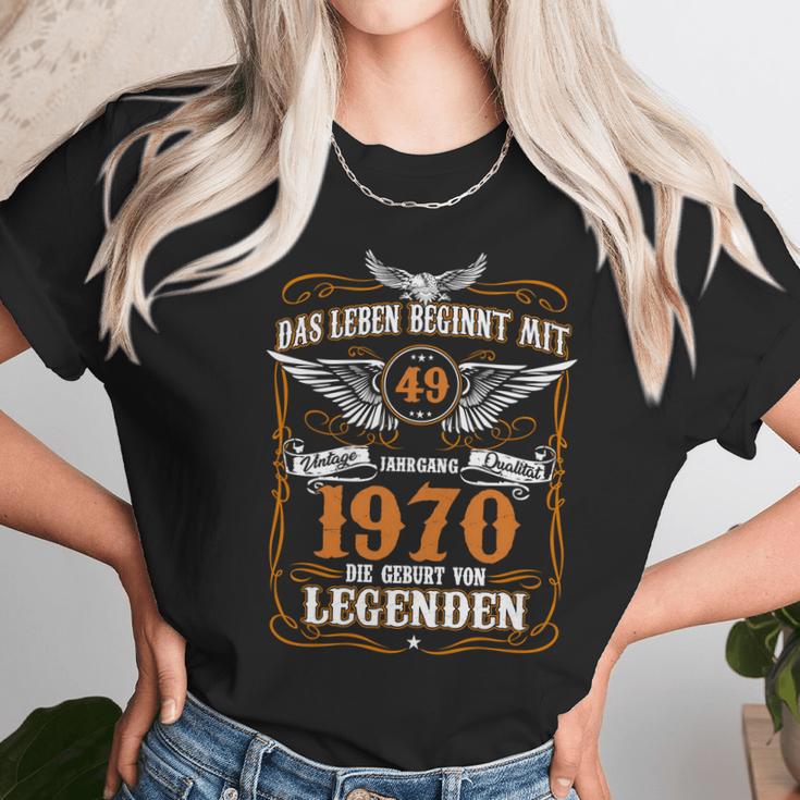 Das Leben Beginnt Mit 49 Jahrgang 1970 Die Geburt Von Legenden Unisex T-Shirt Gifts for Her