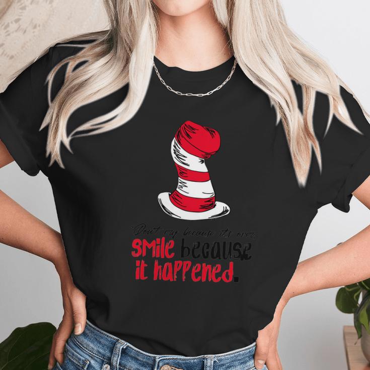 Dr Seuss - Smile Because It Happened Unisex T-Shirt Gifts for Her