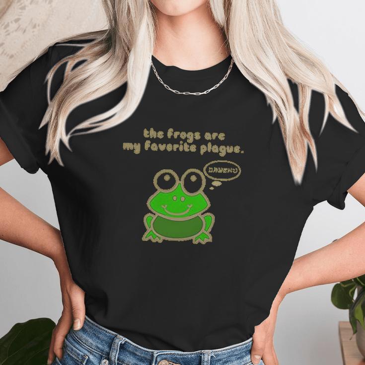 Frog Passover Plague Unisex T-Shirt Gifts for Her