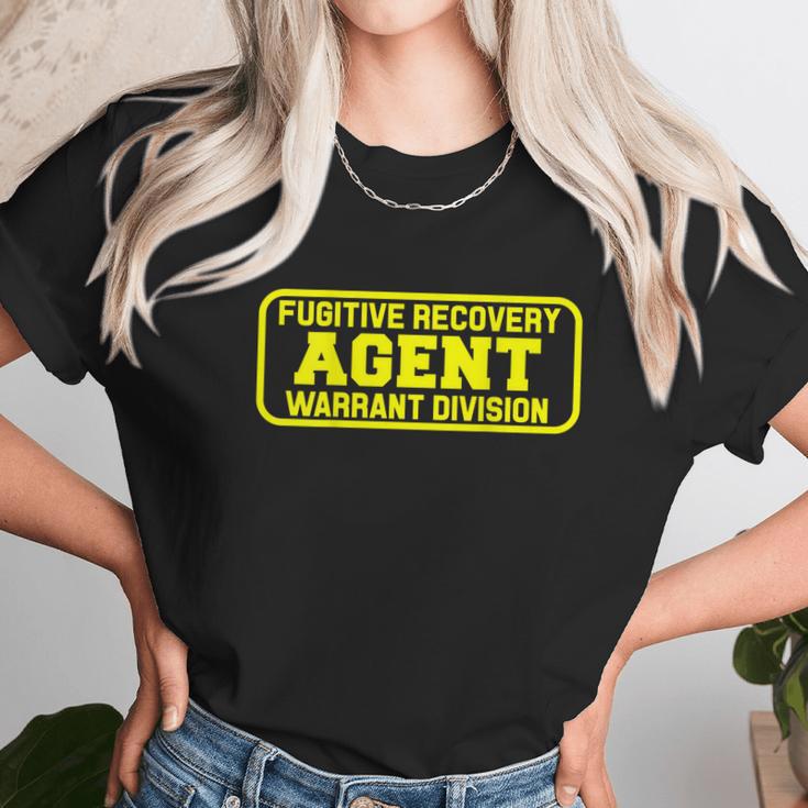 Fugitive Recovery Agent & Bounty Hunters Bail Enforcement Unisex T-Shirt Gifts for Her