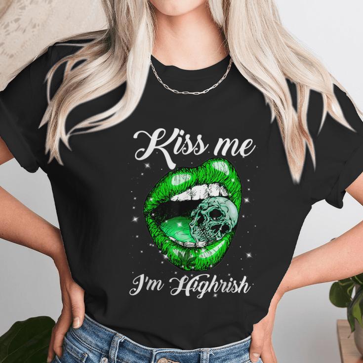 Kiss Me Im Highrish Cannabis Lips Weed Love Lips Cannabis Graphic Design Printed Casual Daily Basic Unisex T-Shirt Gifts for Her