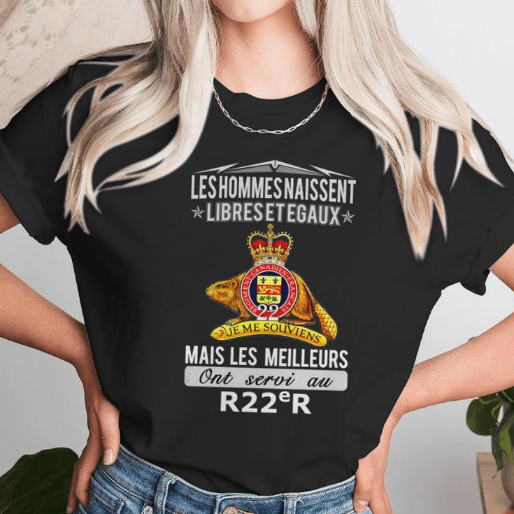 Less Hommes Naissent Libreset Egaux Mais Les Meilleurs Ont Servi Au R22r Unisex T-Shirt Gifts for Her