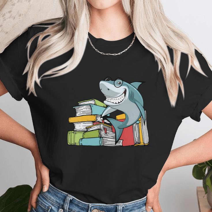 I Love Books Chibi Anime Shark Shirts Book Lover Unisex T-Shirt Gifts for Her