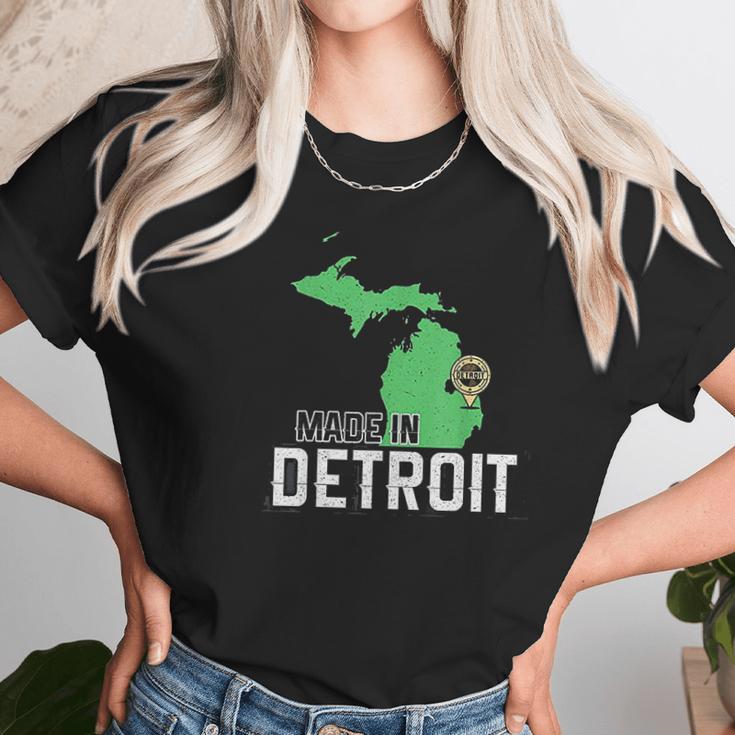 Made In Detroit Michigan State Map Motor City Area 313 Gift Unisex T-Shirt Gifts for Her