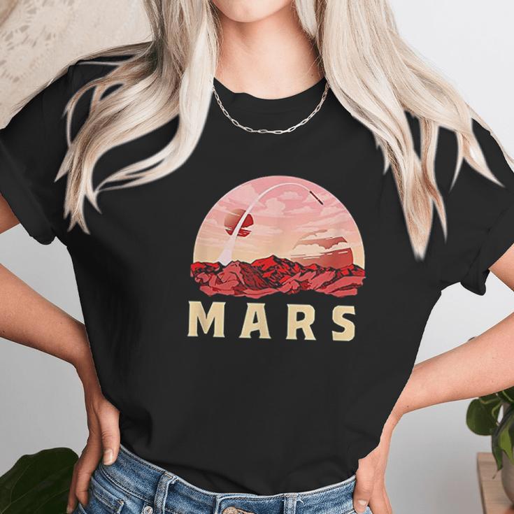 Mars Retro Minimalist 80S Style Martian Space Unisex T-Shirt Gifts for Her