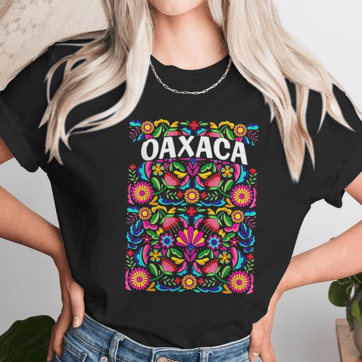 Oaxaca Flores Mexicanas Unisex T-Shirt Gifts for Her