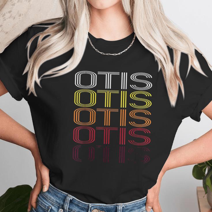 Otis Retro Wordmark Pattern Vintage Style Unisex T-Shirt Gifts for Her