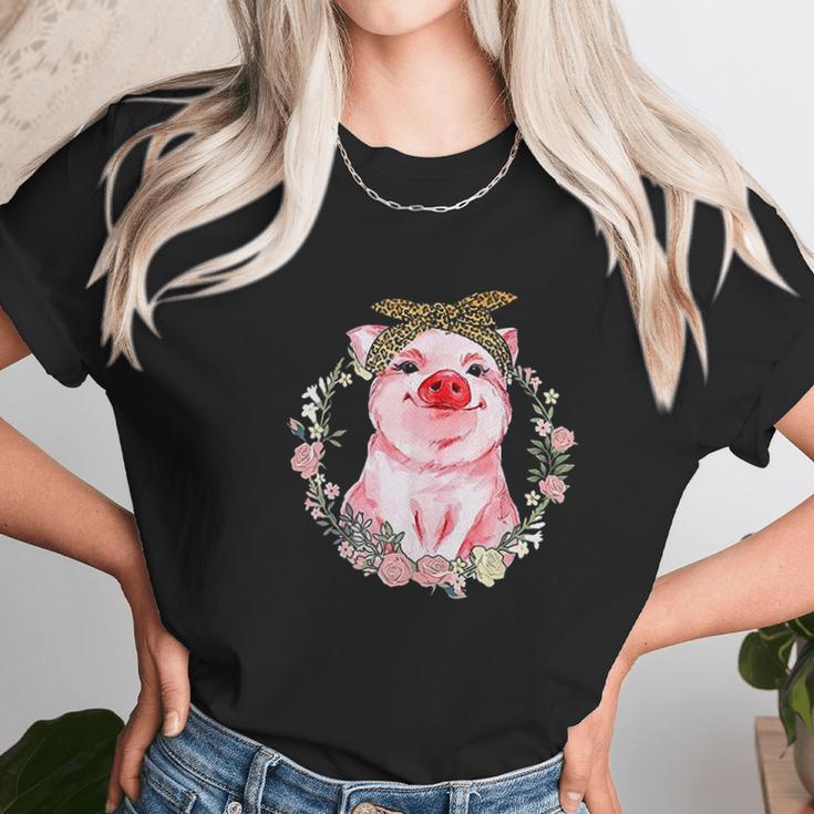 Pig Cute Love Funny Animal Piggy Unisex T-Shirt Gifts for Her