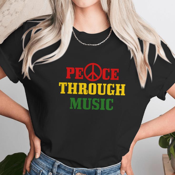 Reggae Music Peace Through Music Rastafari Rasta Geschenk Unisex T-Shirt Gifts for Her