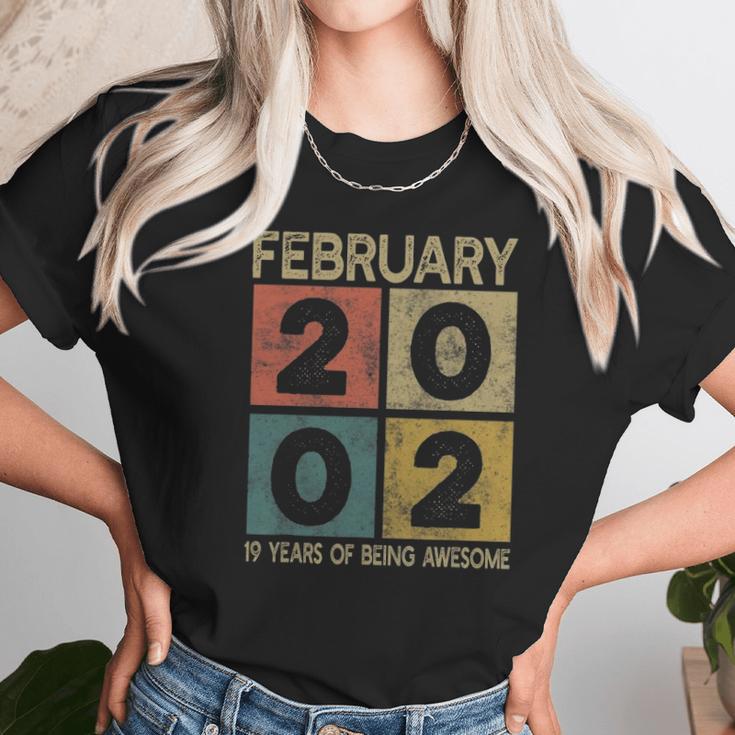 Retro Born In 2002 Limited Edition 19Th Bday 19 Years Old Unisex T-Shirt Gifts for Her