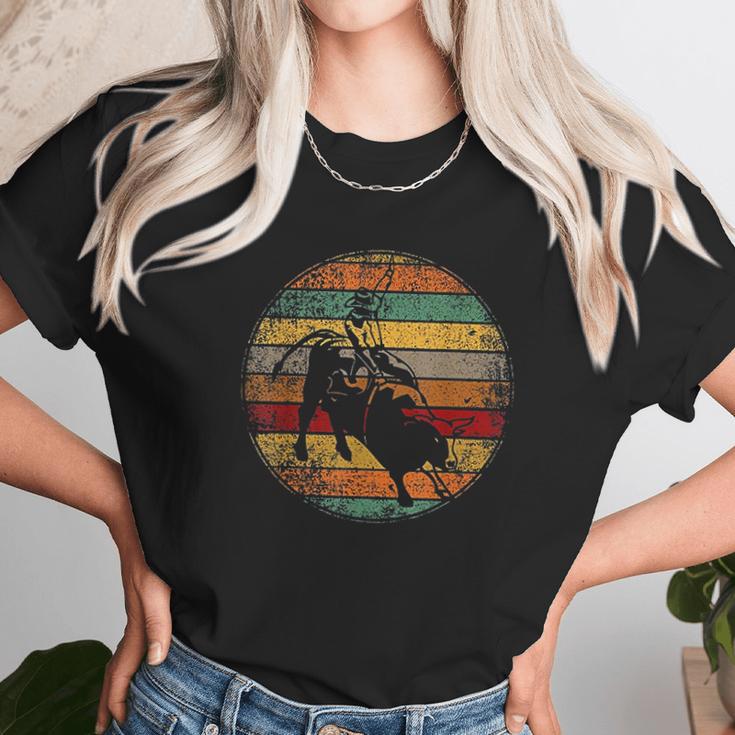 Retro Vintage Bull Riding Cowboy Western Bullriding Unisex T-Shirt Gifts for Her