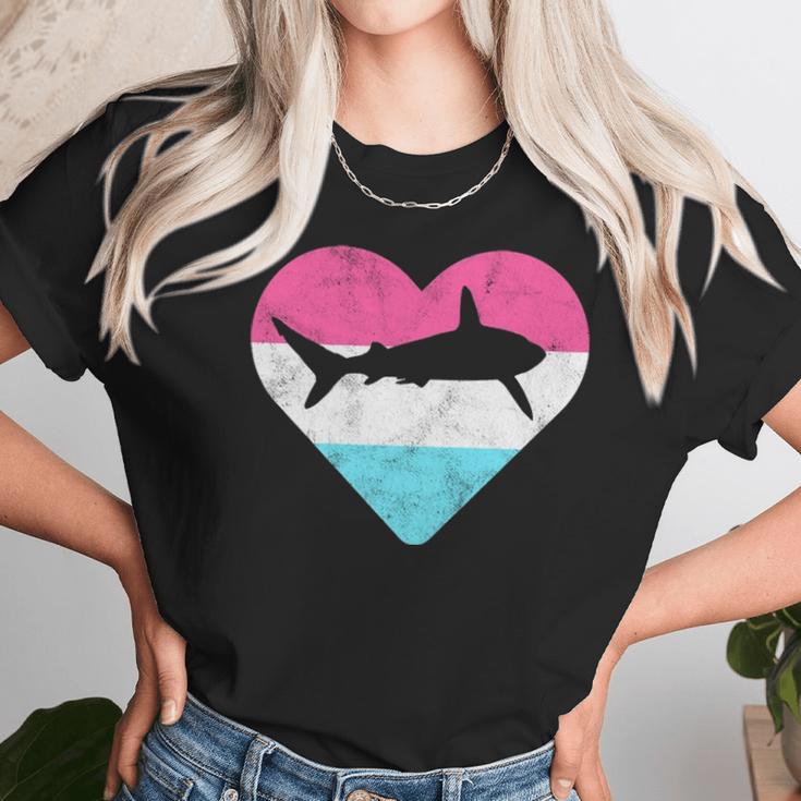 Retro Vintage Mako Shark Heart Gift Unisex T-Shirt Gifts for Her