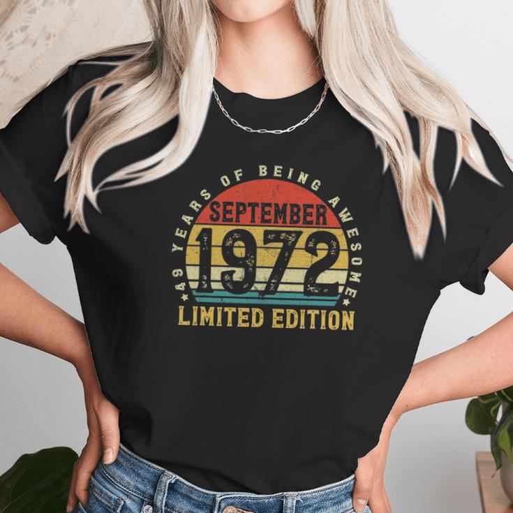 Retro Vintage September 1972 49 Years Old 49Th Birthday Gift Unisex T-Shirt Gifts for Her