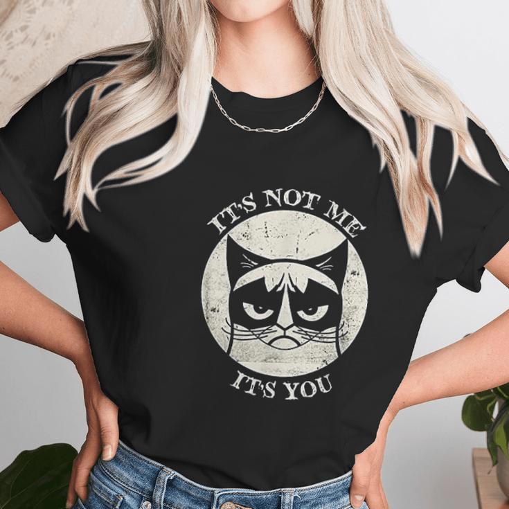 Siamese Cat Grumpy Funny Expression Its Not Me Its You Unisex T-Shirt Gifts for Her