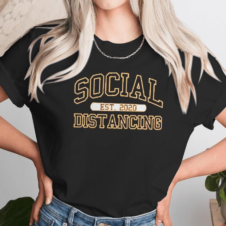 Social Distancing Est 2020 Funny Unisex T-Shirt Gifts for Her