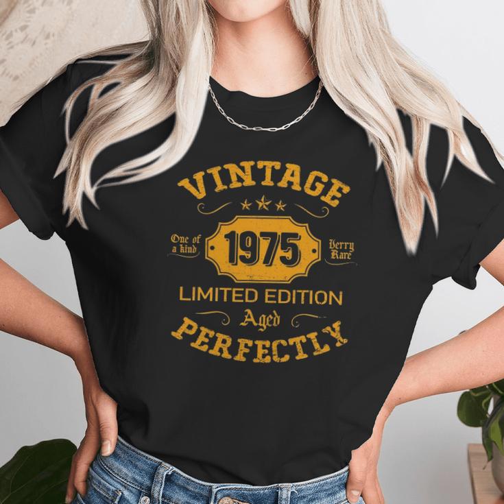 Vintage 1975 Limited Edition 47 Years Old 47Th Birthday Tee Unisex T-Shirt Gifts for Her