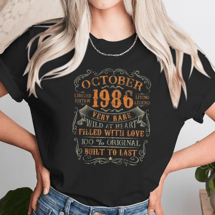 Vintage 1986 October 36 Years Old 36Th Birthday Gift Unisex T-Shirt Gifts for Her