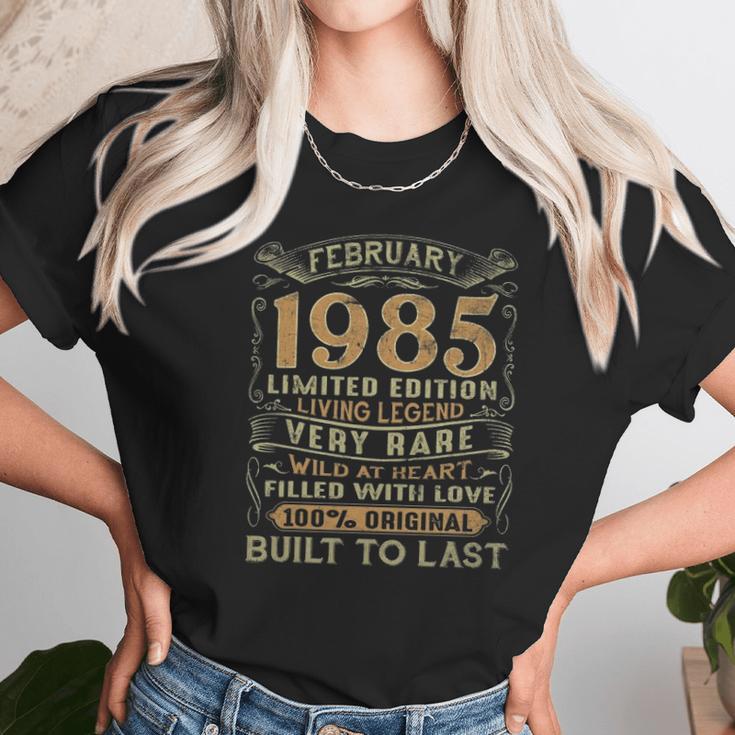 Vintage 36 Years Old February 1985 36Th Birthday Gift Idea Unisex T-Shirt Gifts for Her