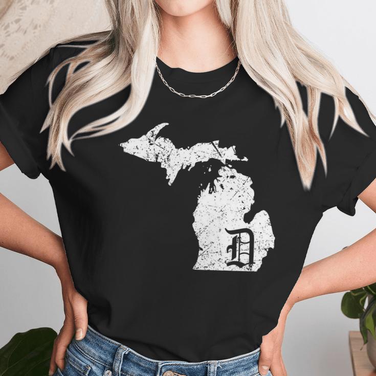 Vintage Detroit Michigan Old English D Unisex T-Shirt Gifts for Her