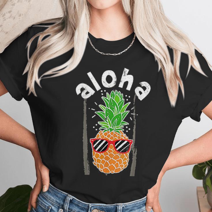 Vintage Pineapple Aloha Sunglasses Hawaiian Unisex T-Shirt Gifts for Her