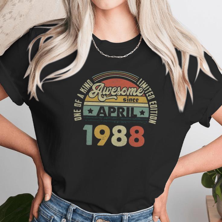 Vintage Retro April 1988 33Rd Birthday Gift 33 Years Old Unisex T-Shirt Gifts for Her