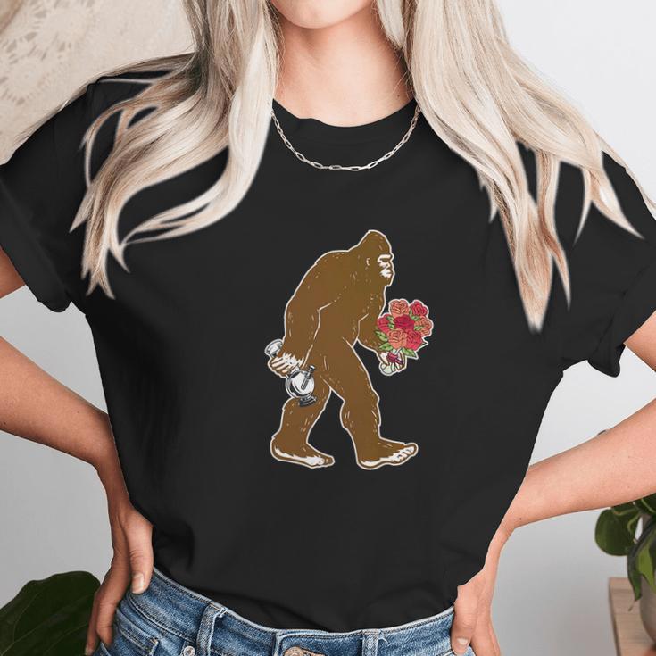 Weed Cannabis Funny Marijuana Bong Bigfoot Roses Gift Unisex T-Shirt Gifts for Her