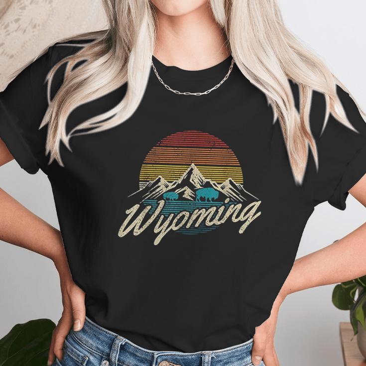 Wyoming Vintage Mountains Bison American Buffalo Unisex T-Shirt Gifts for Her