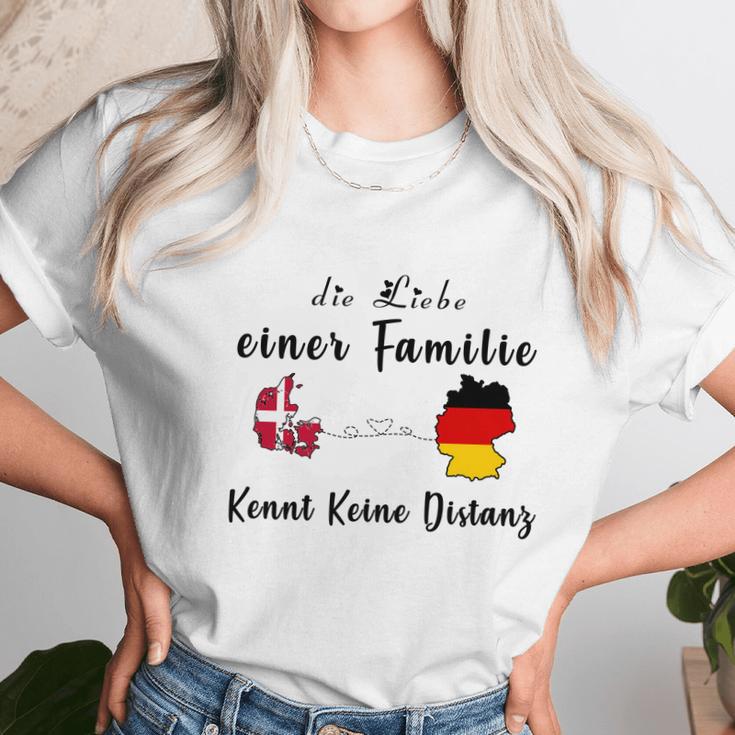 Die Liebe Einer Familie Kennt Keine Distanz Denger Unisex T-Shirt Gifts for Her