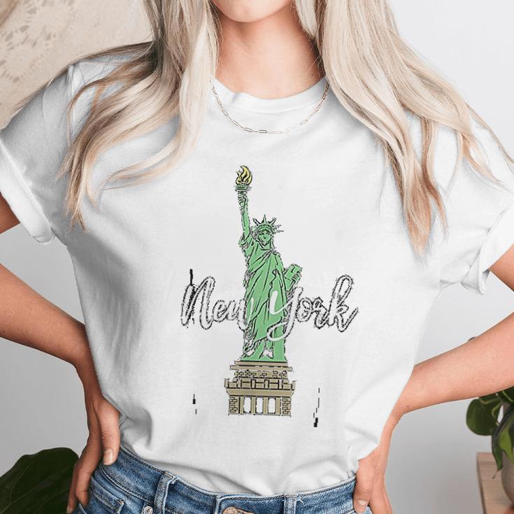 Tourist Statue Of Liberty Iconic New York Unisex T-Shirt Gifts for Her