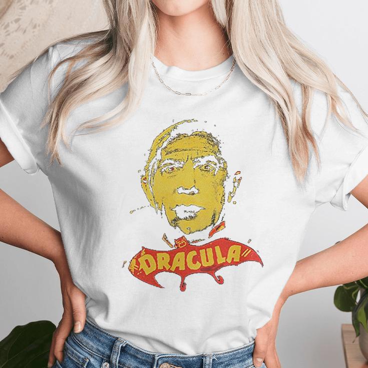 Universal Monsters Dracula Bela Lugosi Yellow Face Unisex T-Shirt Gifts for Her