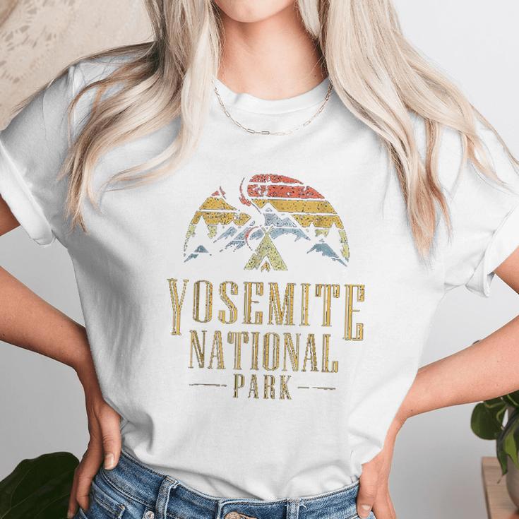 Vintage Yosemite National Park Campfire Unisex T-Shirt Gifts for Her