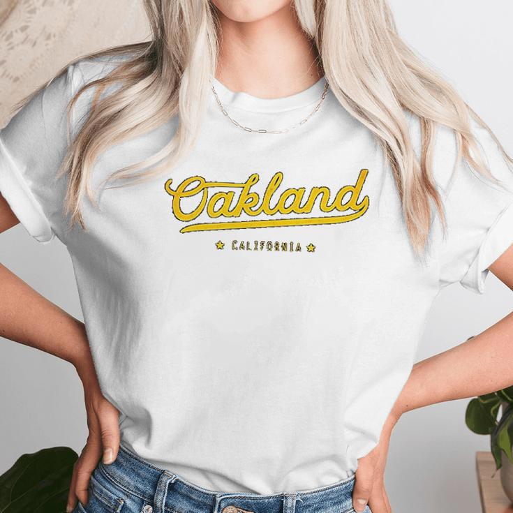 Yellow Vintage Retro Oakland California Bay Area Unisex T-Shirt Gifts for Her