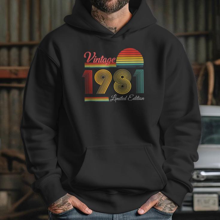 40Th Birthday 40 Years - 1981 Vintage Limited Edition Hoodie Gifts for Her