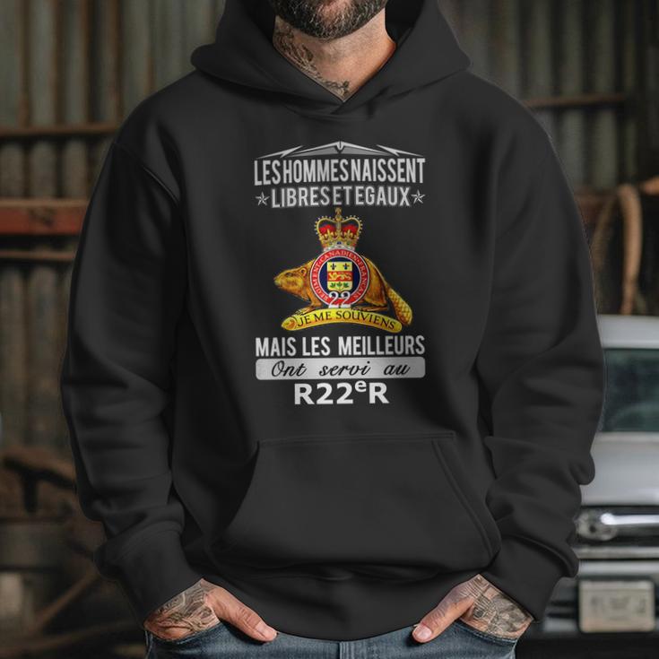 Less Hommes Naissent Libreset Egaux Mais Les Meilleurs Ont Servi Au R22r Hoodie Gifts for Her