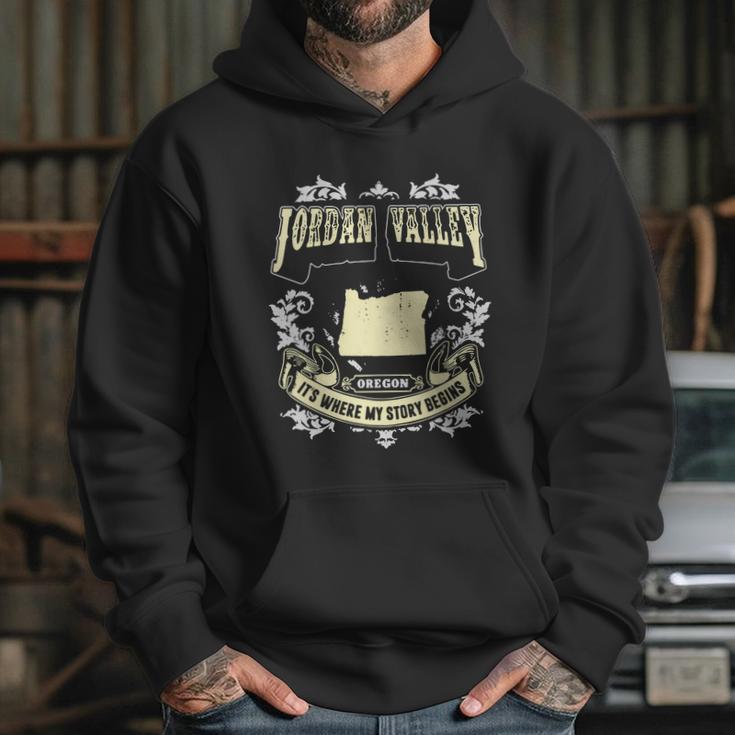 Never Underestimate A Woman Who Listens To Jason Aldean And Was Born In August M Hoodie Gifts for Her