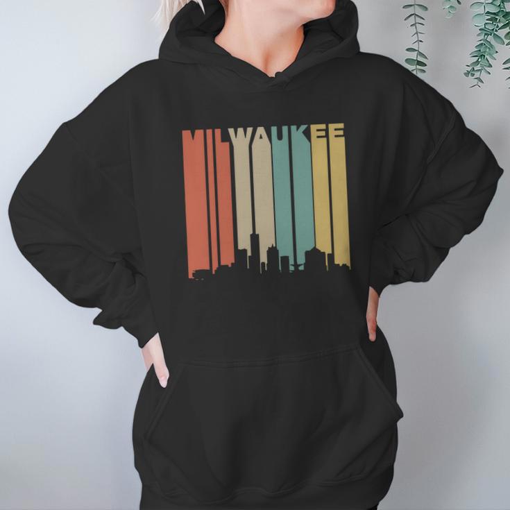 Retro 1970S Milwaukee Wisconsin Downtown Skyline T-Shirt Hoodie Gifts for Women