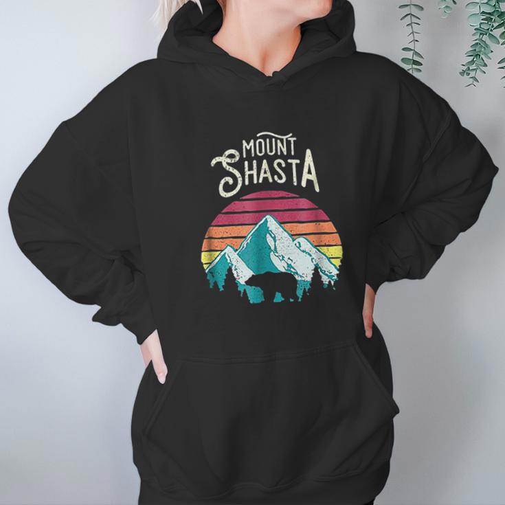 Vintage Mount Shasta Mountains Bear Hoodie Gifts for Women