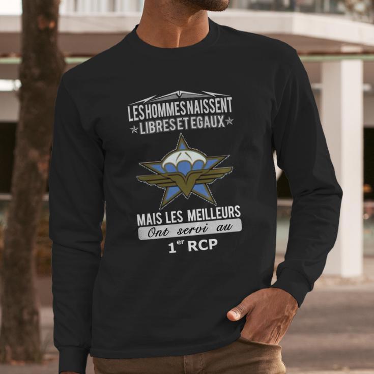 Les Hommes Naissent Libresetegaux Mais Les Meilleurs Ont Servi Au 1 Rcp Long Sleeve T-Shirt Gifts for Him