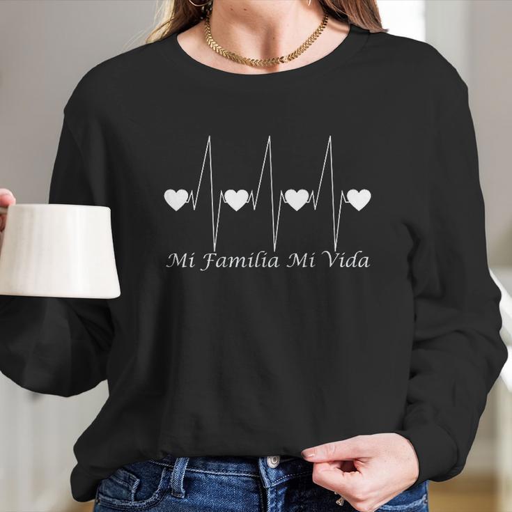 Amo A Mi Familia Mi Vida Latido Del Corazon Long Sleeve T-Shirt Gifts for Her