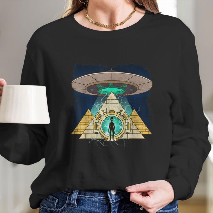 Ancient Astronaut Egyptian Pyramid Alien Conspiracy Theory Long Sleeve T-Shirt Gifts for Her