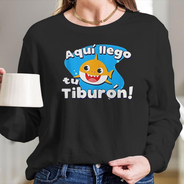 Aquí Llego Tu Tiburón Safaera Reggaeton Bunny Style Gift Long Sleeve T-Shirt Gifts for Her