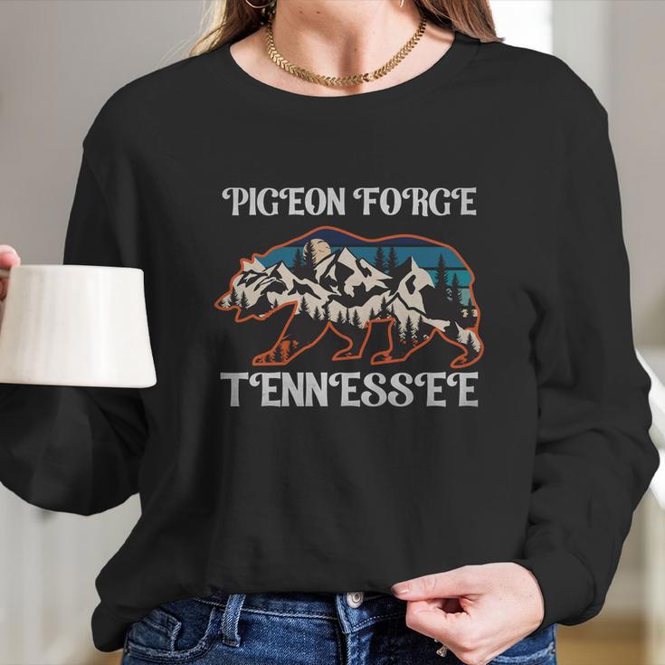 Bear Pigeon Forge Tennessee Souvenirs Great Smoky Mountains Gift Long Sleeve T-Shirt Gifts for Her