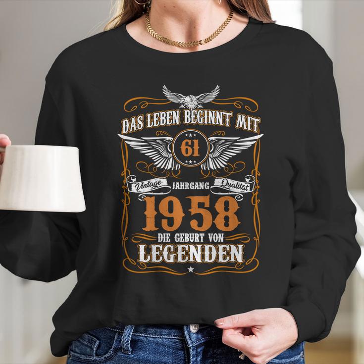 Das Leben Beginnt Mit 61 Jahrgang 1958 Die Geburt Von Legenden Long Sleeve T-Shirt Gifts for Her