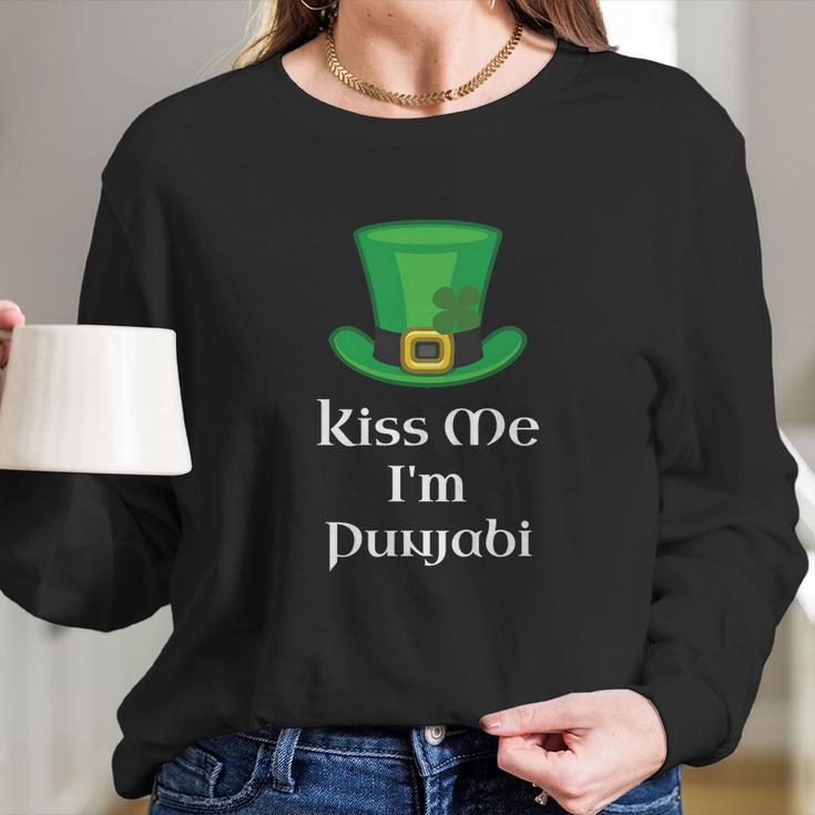 Funny Kiss Me Im Punjabi For St Patricks Day Long Sleeve T-Shirt Gifts for Her