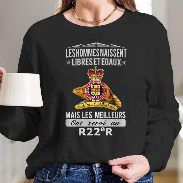 Less Hommes Naissent Libreset Egaux Mais Les Meilleurs Ont Servi Au R22r Long Sleeve T-Shirt Gifts for Her