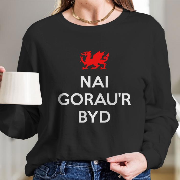 Nai Goraur Byd Worlds Best Nephew Welsh Wales Great Gift Long Sleeve T-Shirt Gifts for Her