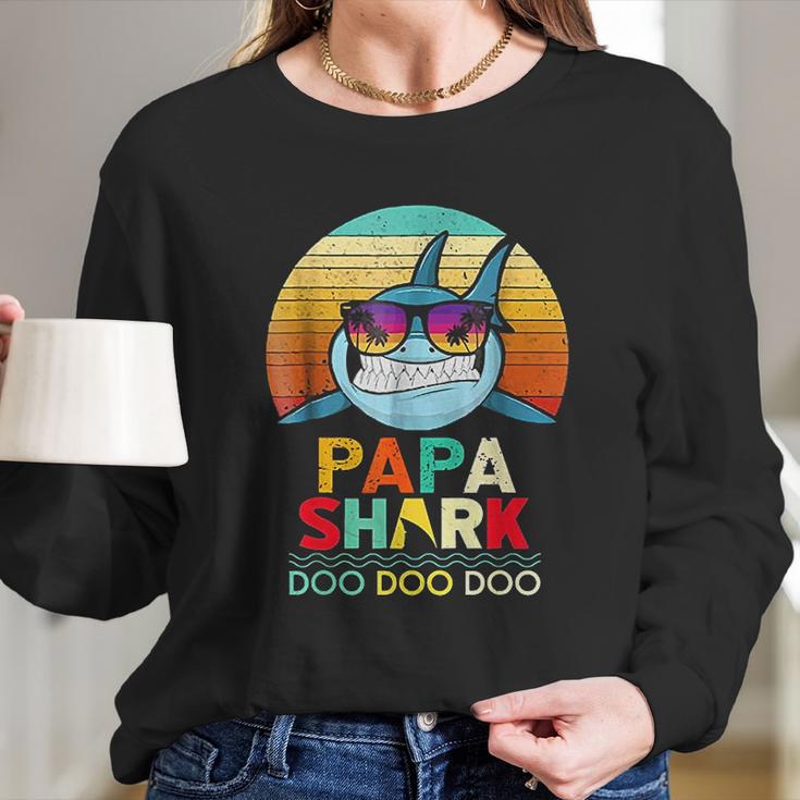 Retro Vintage Papa Shark Doo Doo Doo Long Sleeve T-Shirt Gifts for Her