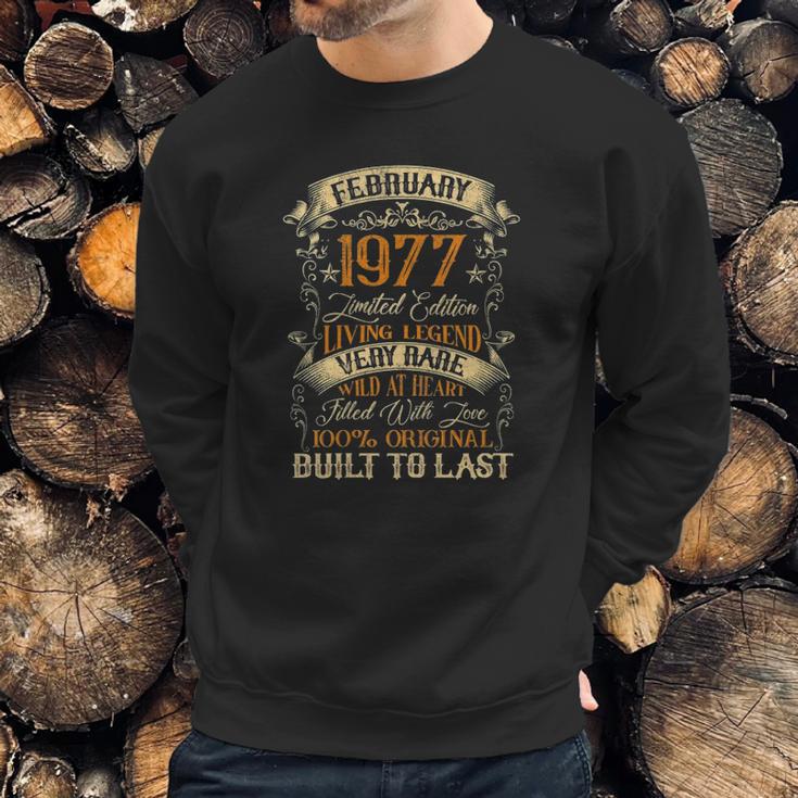 Born In February 1977 Vintage 44 Years Old 44Th Birthday Sweatshirt Gifts for Him